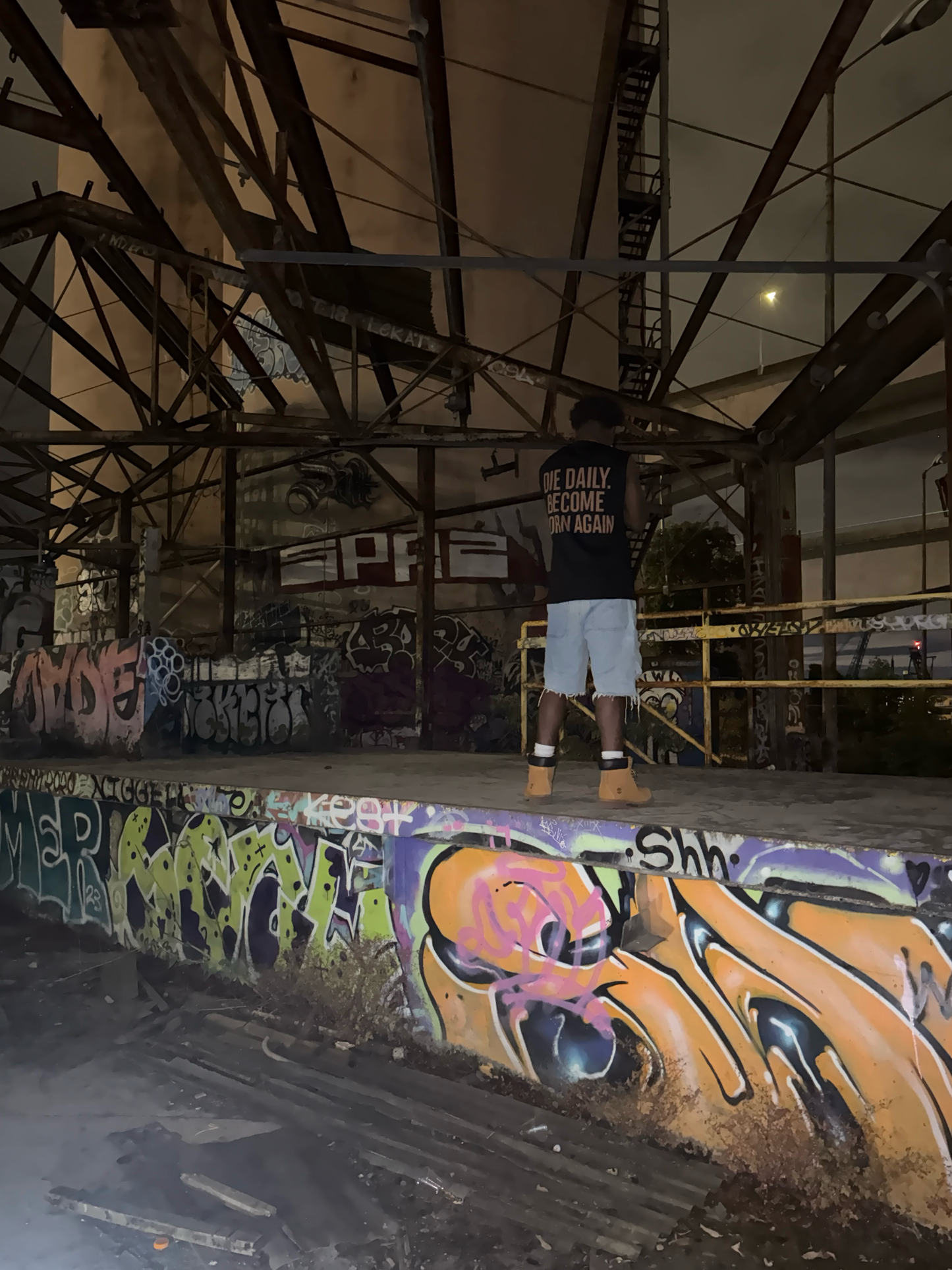 "Die Daily" Cutoff Tee