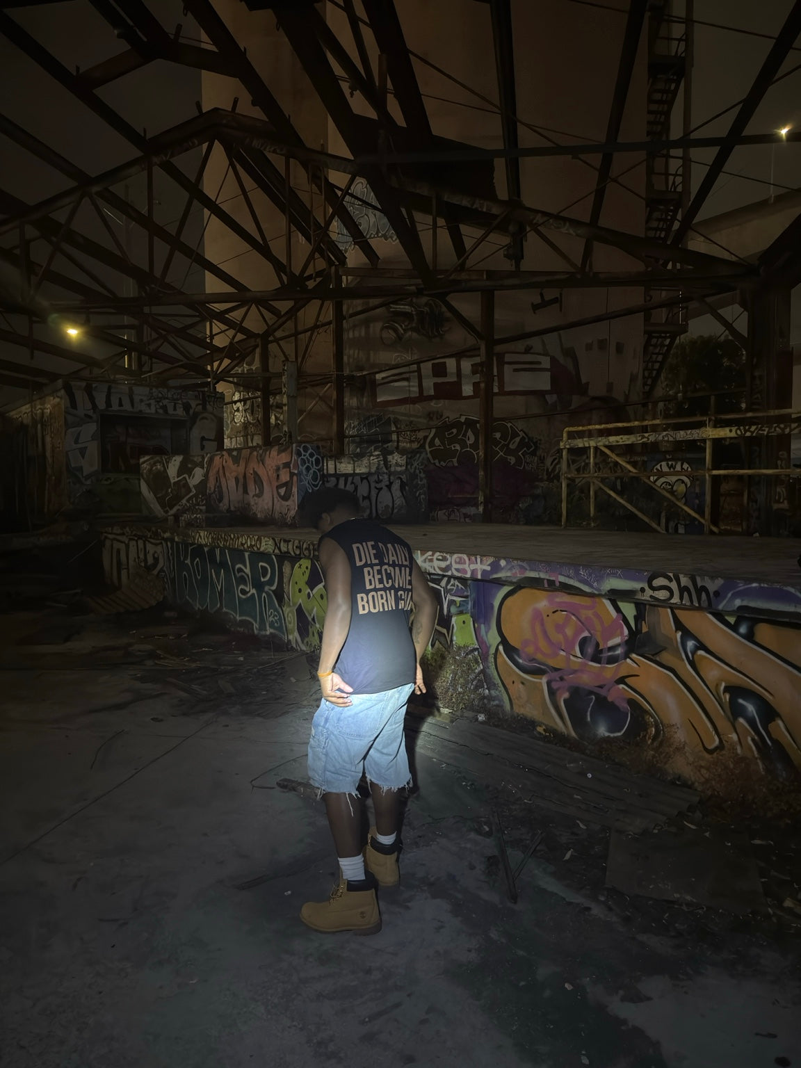 "Die Daily" Cutoff Tee